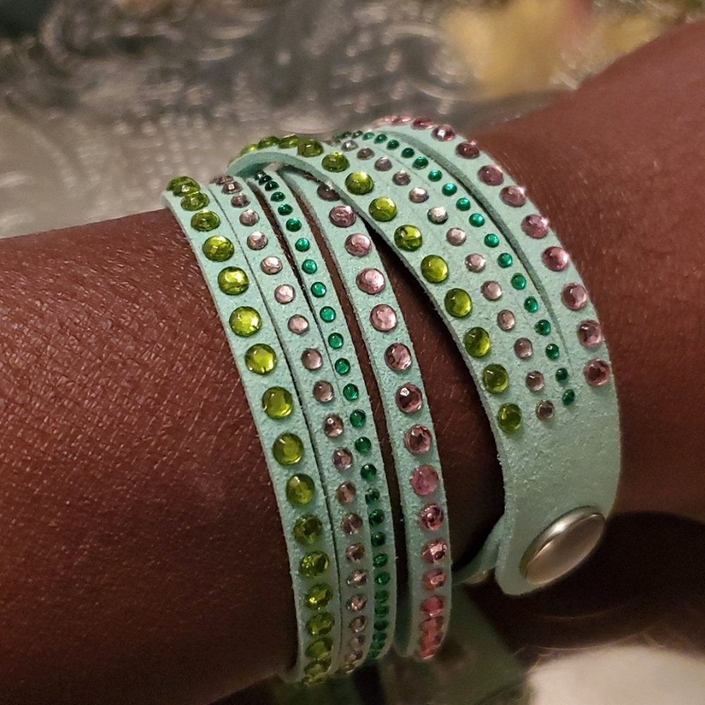 NWOT FAUX SUEDE FOUR STRAND RHINESTONES BRACELET